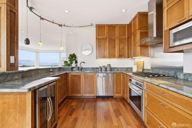 430 Greenwich Street, San Francisco, CA 94133