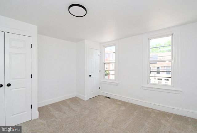 64 N MAIN, Spring City, PA 19475