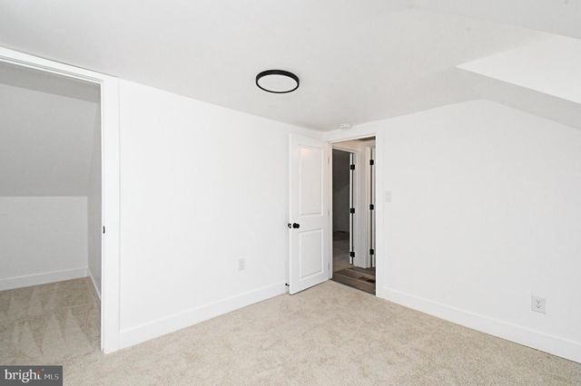 64 N MAIN, Spring City, PA 19475