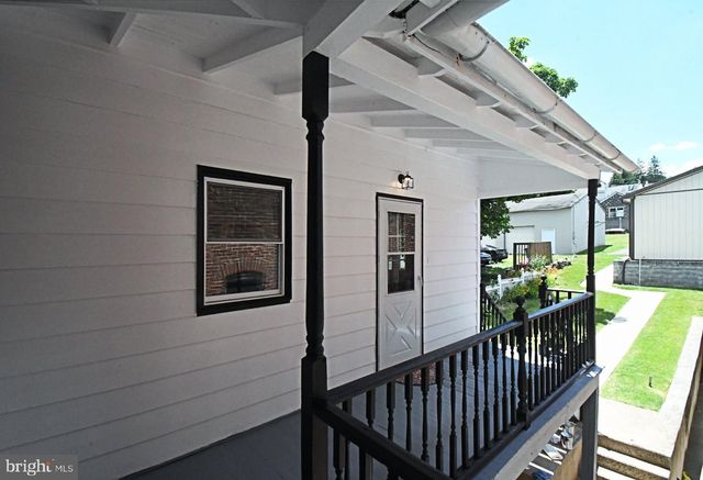 64 N MAIN, Spring City, PA 19475