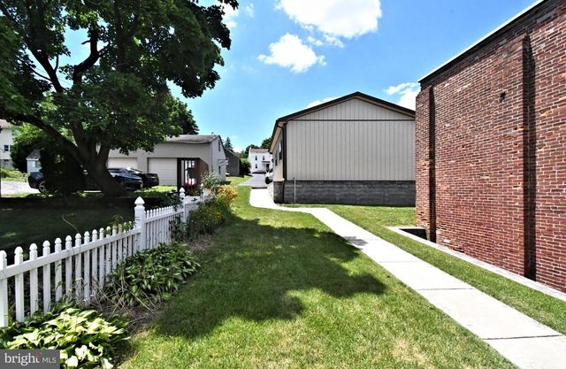 64 N MAIN, Spring City, PA 19475