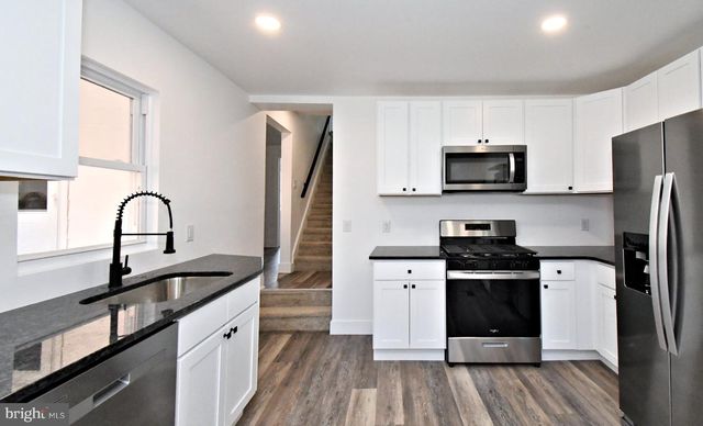 64 N MAIN, Spring City, PA 19475