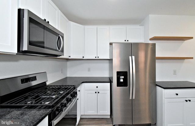 64 N MAIN, Spring City, PA 19475