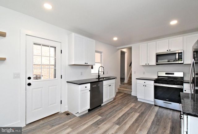 64 N MAIN, Spring City, PA 19475