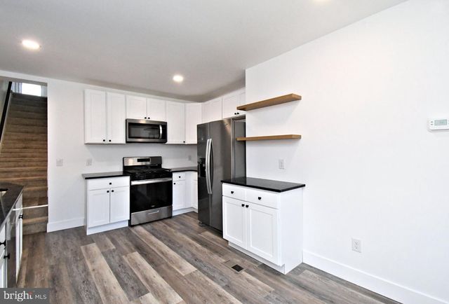 64 N MAIN, Spring City, PA 19475