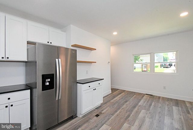 64 N MAIN, Spring City, PA 19475
