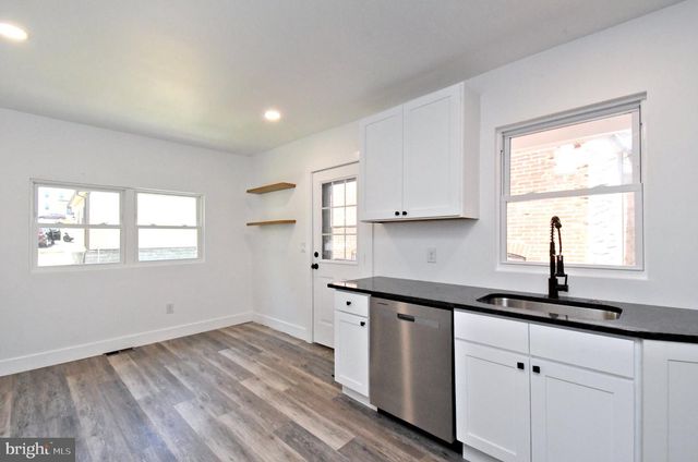 64 N MAIN, Spring City, PA 19475