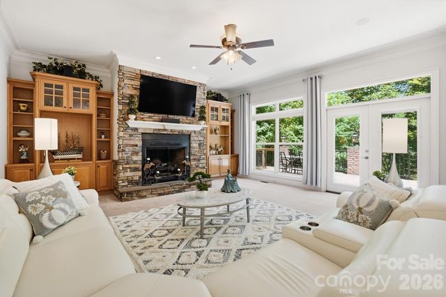 932 Thorn Ridge Lane, Clover, SC 29710