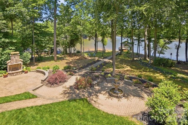 932 Thorn Ridge Lane, Clover, SC 29710