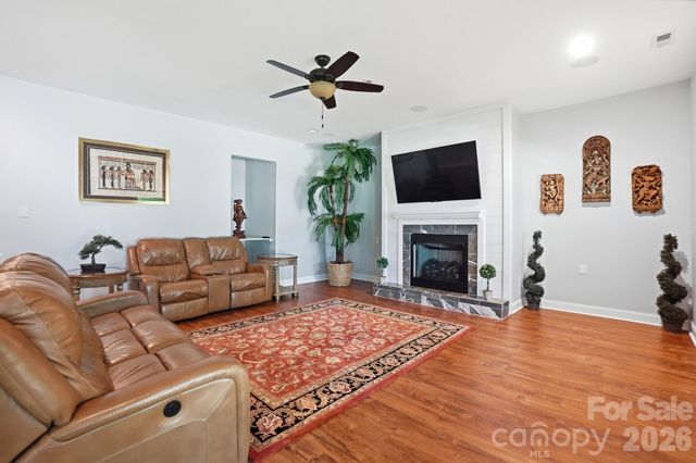 932 Thorn Ridge Lane, Clover, SC 29710