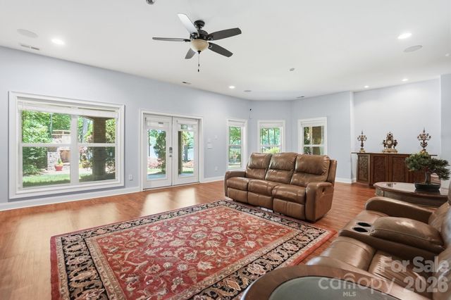 932 Thorn Ridge Lane, Clover, SC 29710