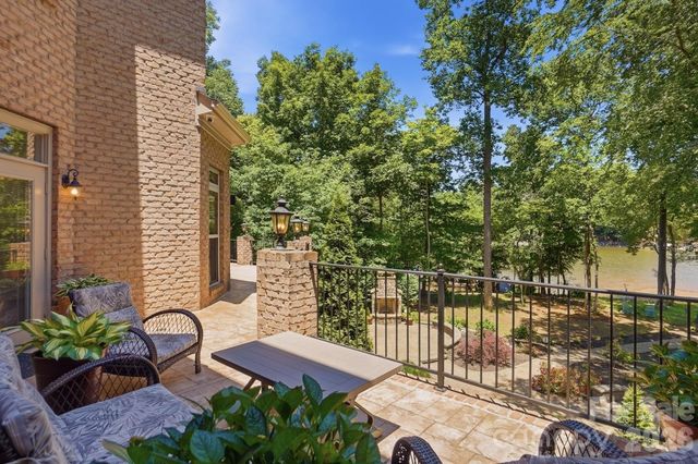932 Thorn Ridge Lane, Clover, SC 29710