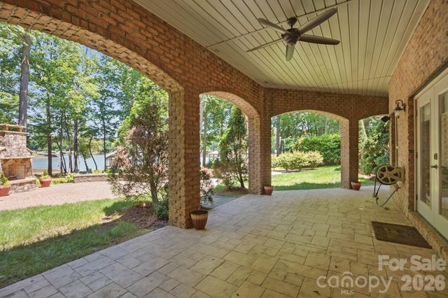 932 Thorn Ridge Lane, Clover, SC 29710