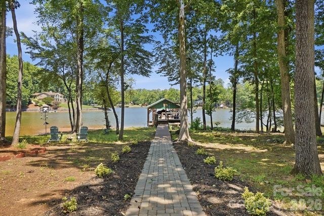 932 Thorn Ridge Lane, Clover, SC 29710