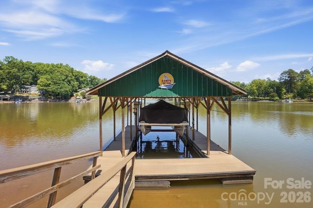 932 Thorn Ridge Lane, Clover, SC 29710