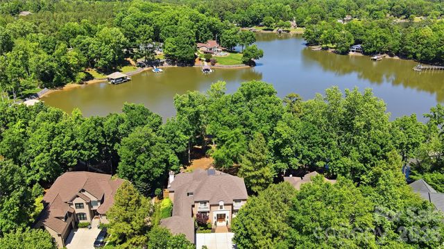 932 Thorn Ridge Lane, Clover, SC 29710