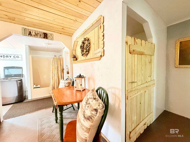 21305 River Road, Robertsdale, AL 36567