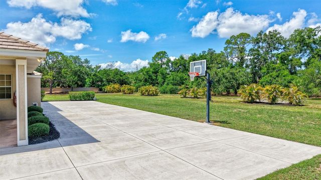 1045 FOX CREEK DRIVE, Sarasota, FL 34240