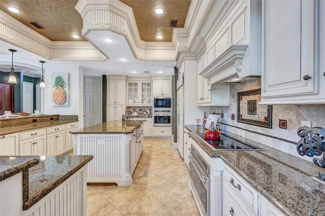 1045 FOX CREEK DRIVE, Sarasota, FL 34240