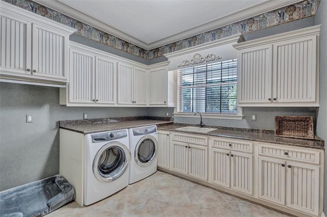 1045 FOX CREEK DRIVE, Sarasota, FL 34240