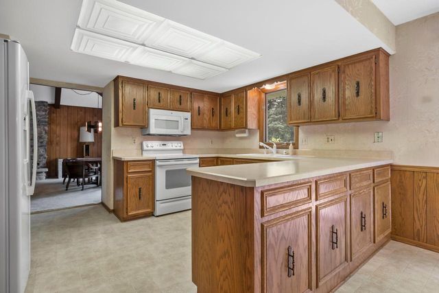 15075 Kings Ridge COURT, Brookfield, WI 53005