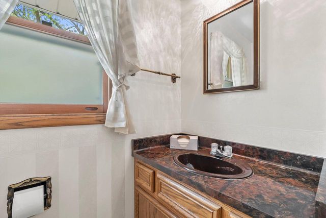 15075 Kings Ridge COURT, Brookfield, WI 53005