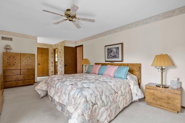15075 Kings Ridge COURT, Brookfield, WI 53005