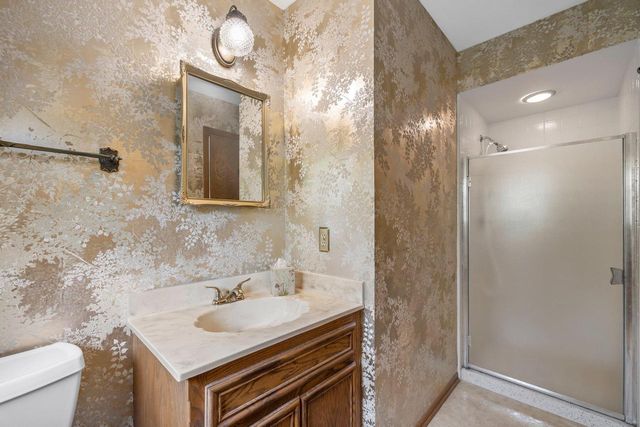 15075 Kings Ridge COURT, Brookfield, WI 53005