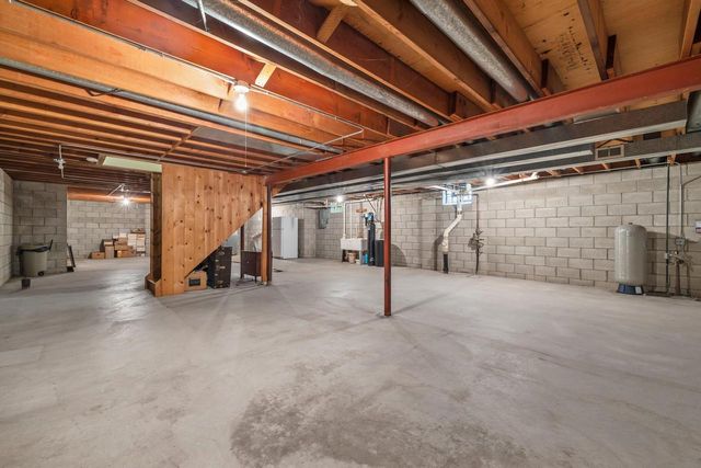 15075 Kings Ridge COURT, Brookfield, WI 53005
