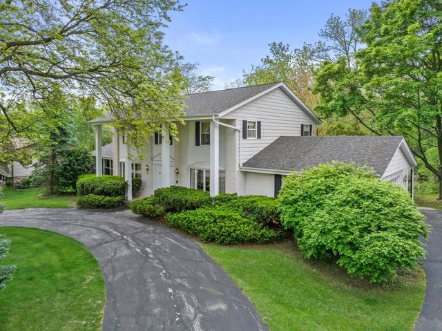 15075 Kings Ridge COURT, Brookfield, WI 53005