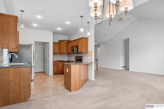 5144 N 159th Circle, Omaha, NE 68116