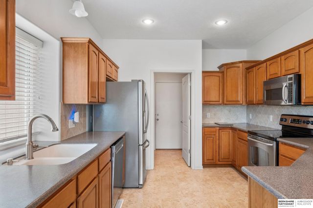 5144 N 159th Circle, Omaha, NE 68116