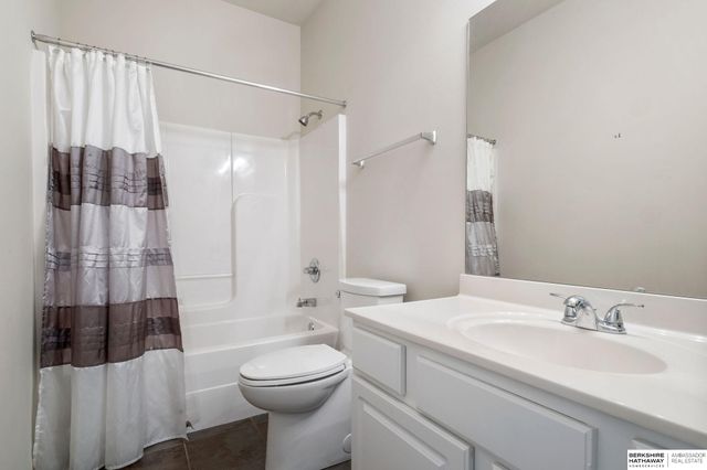 5144 N 159th Circle, Omaha, NE 68116
