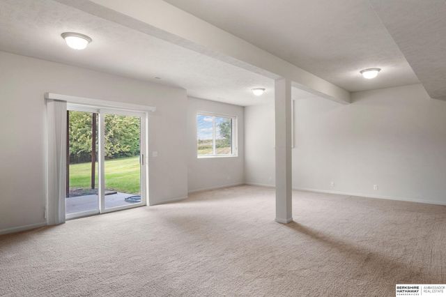 5144 N 159th Circle, Omaha, NE 68116
