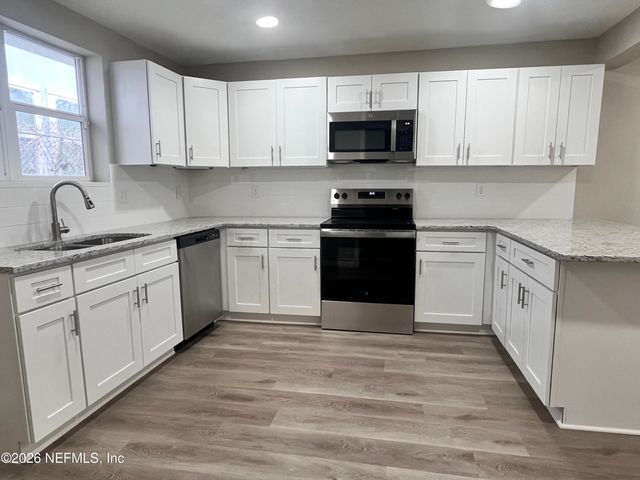 1274 LAKE SHORE Boulevard, Jacksonville, FL 32205