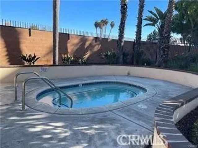 3565 Linden Avenue, Long Beach, CA 90807