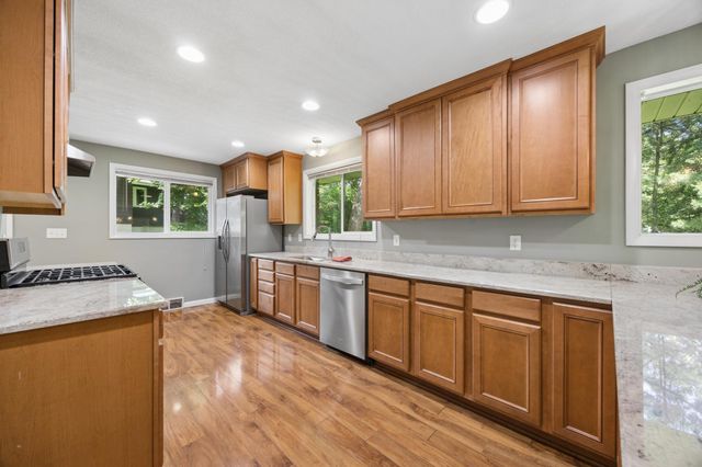 1425 Orkla Drive, Golden Valley, MN 55427
