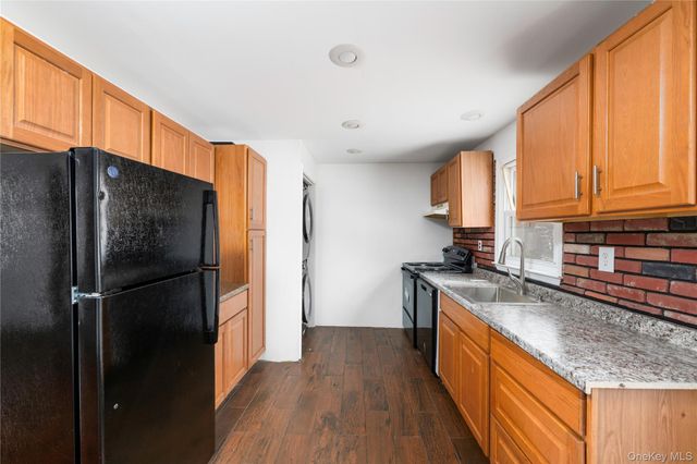 74 Lakeshore Drive E, Carmel, NY 10512