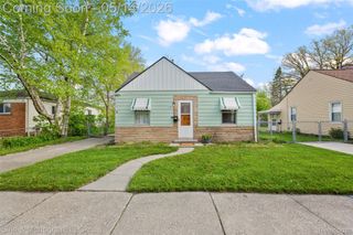 49 E Madge Avenue, Hazel Park, MI 48030