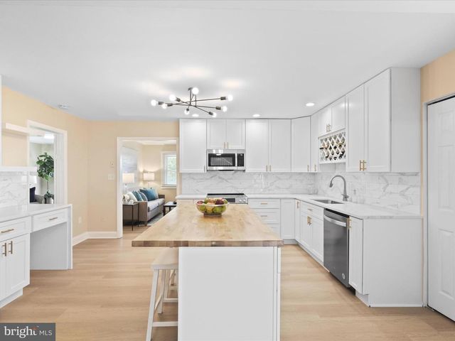 14809 DARBYDALE AVE, Woodbridge, VA 22193