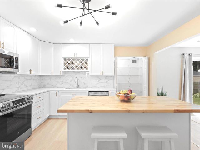 14809 DARBYDALE AVE, Woodbridge, VA 22193