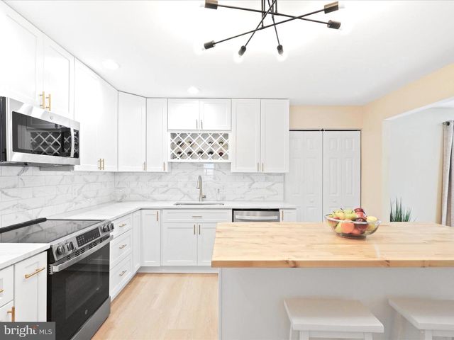 14809 DARBYDALE AVE, Woodbridge, VA 22193