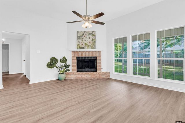 1309 Lakeside Ct., Lindale, TX 75771