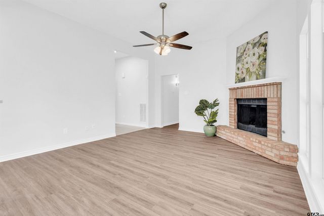 1309 Lakeside Ct., Lindale, TX 75771