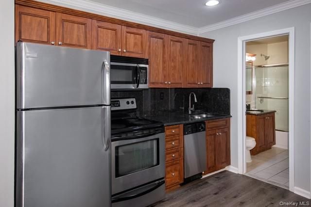 387C Great East Neck Road 387C, West Babylon, NY 11704