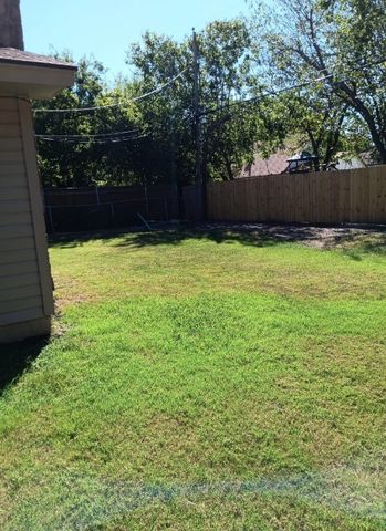 729 Blueberry Lane, Grand Prairie, TX 75052