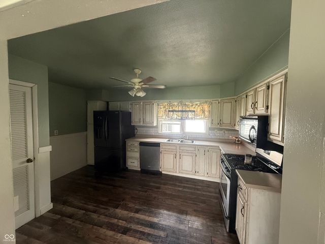 604 N Carroll Drive, Westport, IN 47283