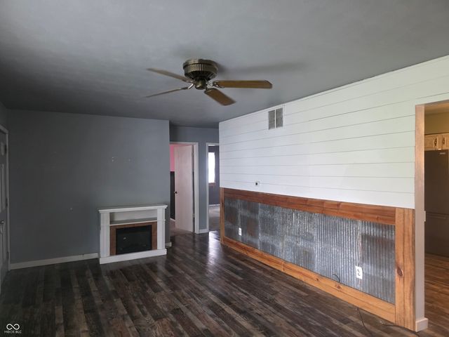 604 N Carroll Drive, Westport, IN 47283