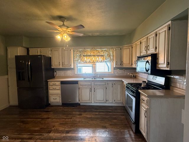 604 N Carroll Drive, Westport, IN 47283