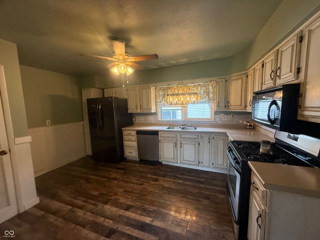 604 N Carroll Drive, Westport, IN 47283